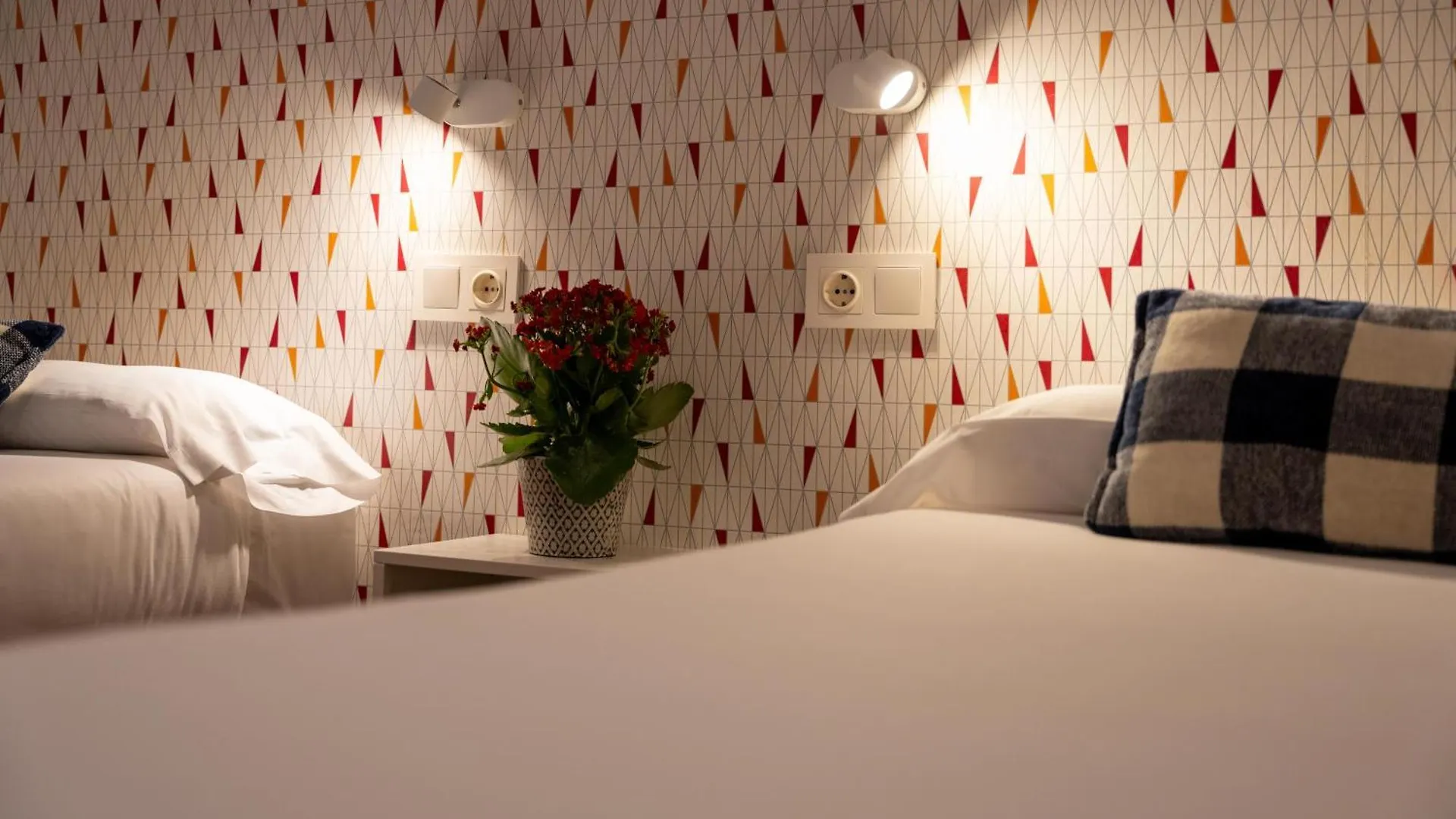 The Central House Barcelona Gracia Hostel